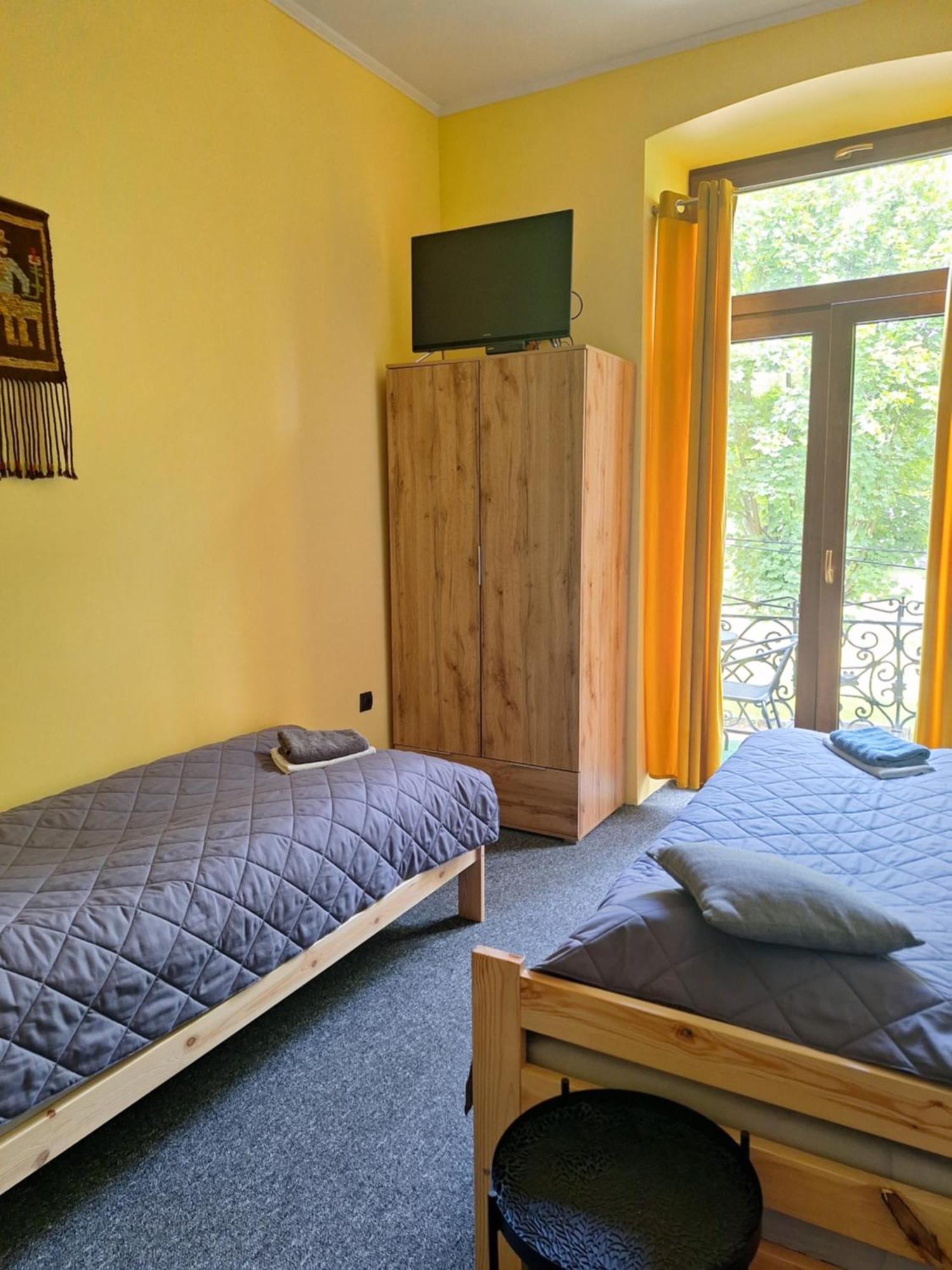 Za Zielona Brama Hostel Zawiercie Bagian luar foto